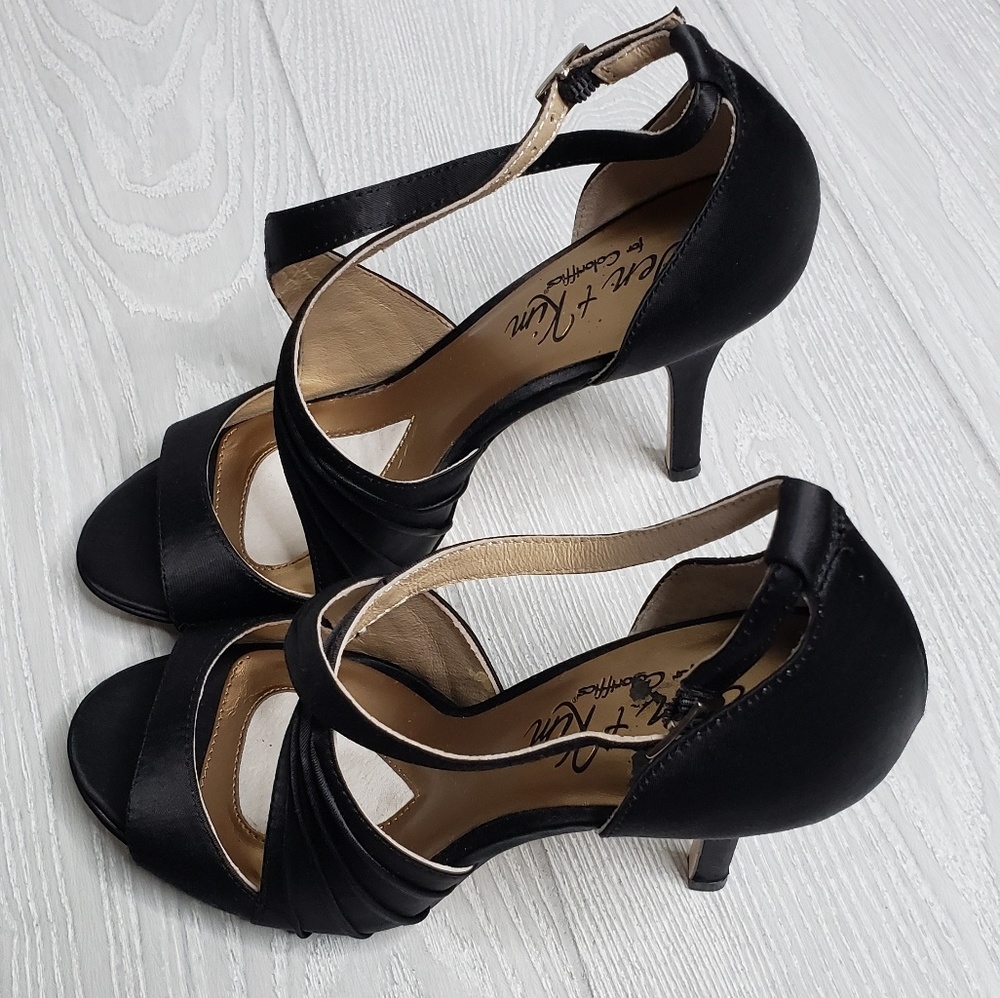Coloriffics Jen + Kim Black Satin Heels Size 8M